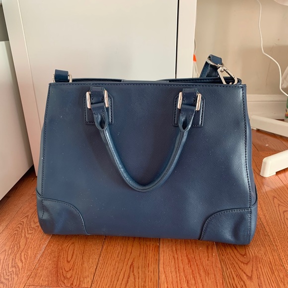 Tory Burch Robinson triangle tote - Picture 3 of 13